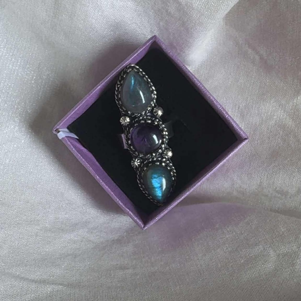 Elegant Silver and Purple Gemstone Ring